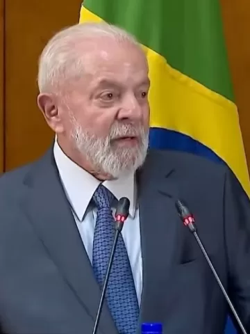 Lula diz que ato de Bolsonaro foi ‘grande’: ‘Não é possível negar um fato’