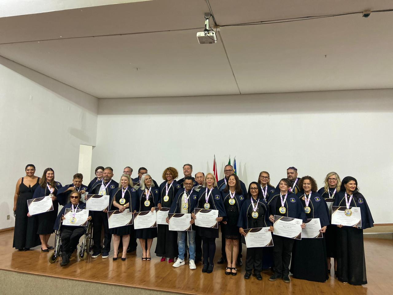 Academia de Letras e Artes de Goiás empossa novos acadêmicos em Pirenópolis