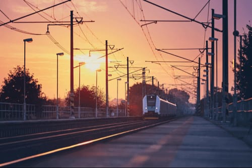 A Construção de Rodovias e Ferrovias Sustentáveis: Desafios e Soluções para um Futuro Eficiente e Ecológico